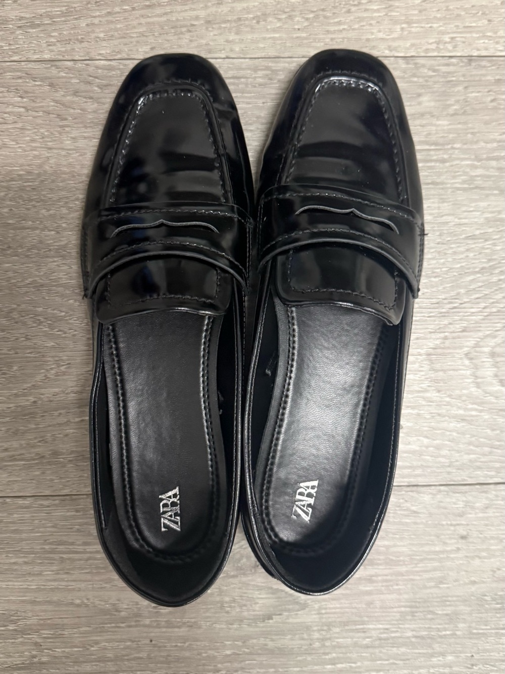 ZARA Women’s Black Patent Leather Penny Loafers with dust bag